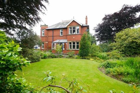 6 bedroom detached house for sale