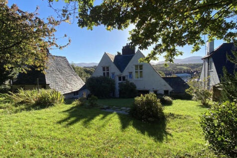 Ffriddoedd Road, Bangor, LL57 4 bed detached house for sale