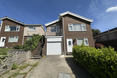 Gorwel, Llanfairfechan, LL33 2 bed detached house for sale
