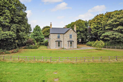 Dwyran, Dwyran Nr Llanfairpwll... 4 bed detached house for sale