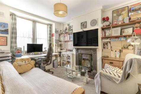 Althea Street, London, SW6 2 bed flat for sale
