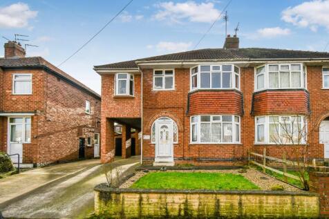 5 bedroom semi-detached house for sale