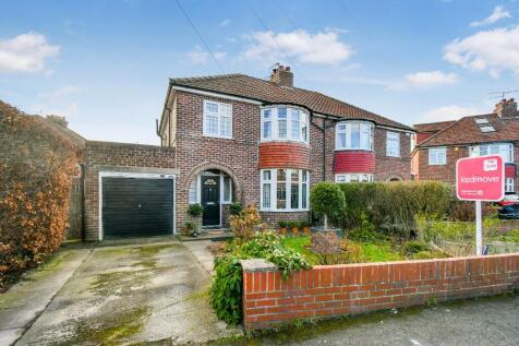 3 bedroom semi-detached house for sale