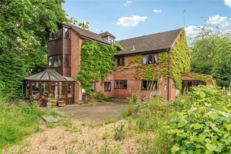 6 bedroom detached house for sale