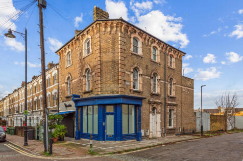 Ferndale Road, Clapham, SW4 5 bed end of terrace house for sale