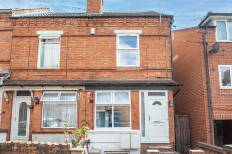 Lodge Road, Redditch, Worcestershire... 3 bed duplex for sale