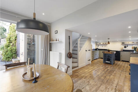 High Street, Huntingdon PE28 6 bed link detached house for sale