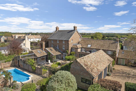 Mill Road, Huntingdon PE28 7 bed detached house for sale