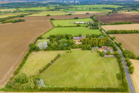Offord Road, Huntingdon PE29 3 bed detached house for sale