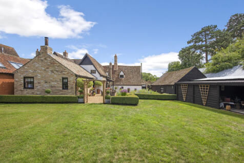 Causeway Road, Huntingdon PE28 4 bed detached house for sale