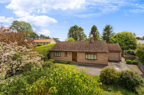 2 bedroom detached bungalow for sale