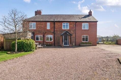 Belton Road, Whitchurch, Shropshire. 4 bed detached house for sale