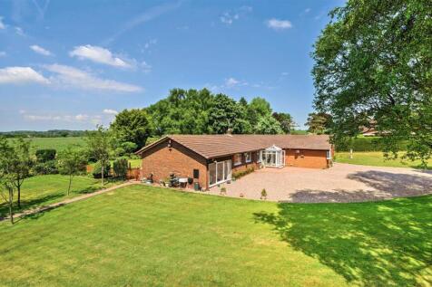 Red Bull, Market Drayton. 4 bed detached house for sale