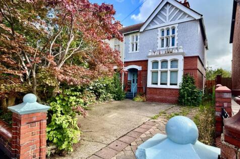 5 bedroom semi-detached house for sale