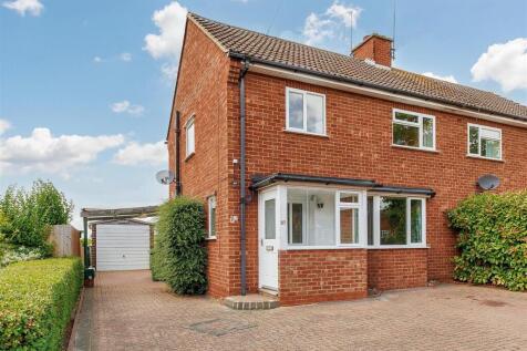 Burlingham Avenue, Evesham WR11 3 bed semi