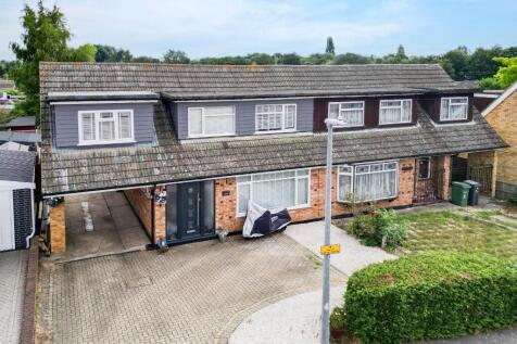 4 bedroom semi-detached house for sale