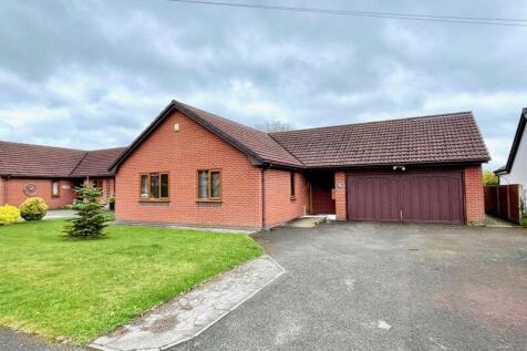Pentre, Near Chirk 3 bed detached bungalow for sale