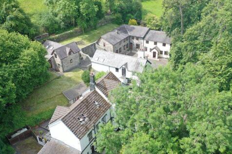 London Road, Corwen 4 bed detached house for sale