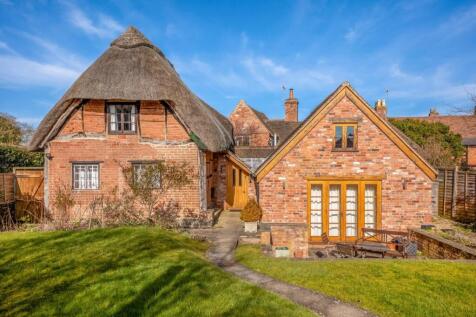 3 bedroom cottage for sale