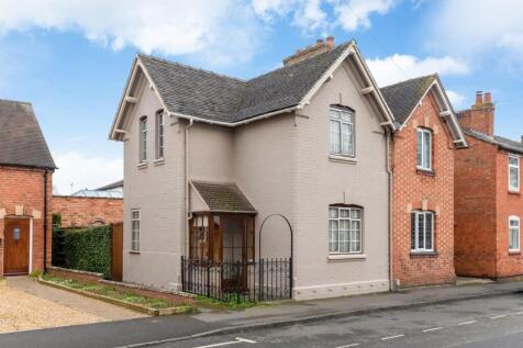 2 bedroom semi-detached house for sale
