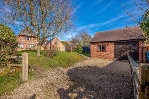 3 bedroom cottage for sale