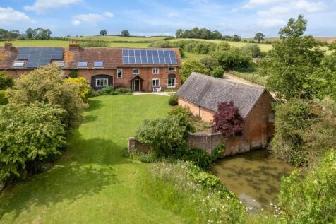 Heath End, Snitterfield... 4 bed barn conversion for sale