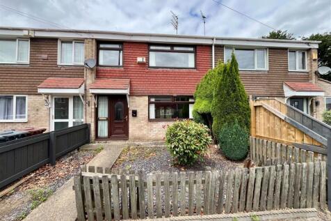 Astral Gardens, Hull 3 bed terraced house for sale