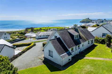 Upper Morannedd, Criccieth, Gwynedd... 3 bed bungalow for sale