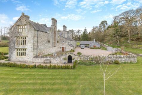 Detached house for sale