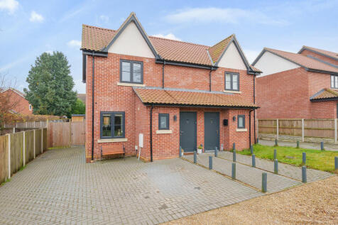2 bedroom semi-detached house for sale