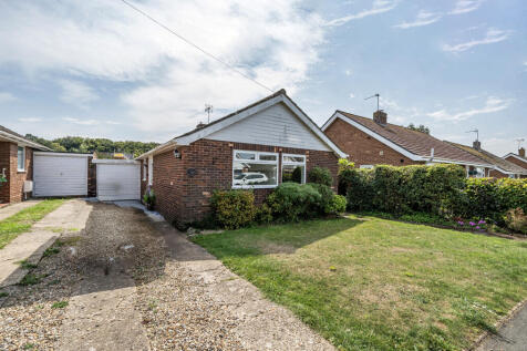 2 bedroom detached bungalow for sale