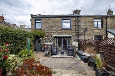 3 Whitegate Road, Siddal HX3 9AD 2 bed end of terrace house for sale