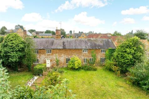 Regent Street, Finedon... 4 bed house for sale
