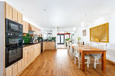 Queens Park Parade, Queens Park... 4 bed house for sale
