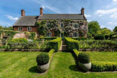 Saham Toney 6 bed farm house for sale