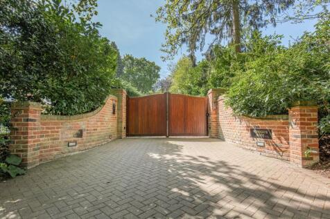 A Unique, Fully Refurbished Home with... 4 bed house for sale