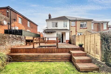 2 bedroom semi-detached house for sale