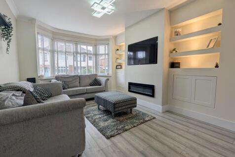 Regents Park 3 bed terraced house for sale