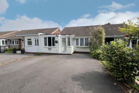 3 bedroom semi-detached bungalow for sale