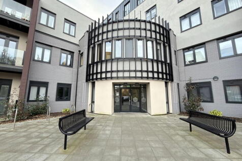 Broadoaks, Streetsbrook Road... 2 bed ground floor flat for sale