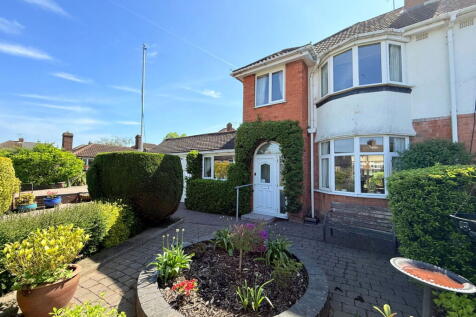 3 bedroom semi-detached house for sale