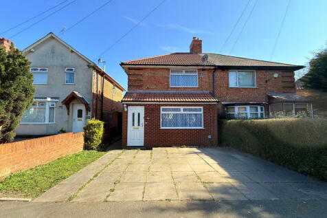 3 bedroom semi-detached house for sale