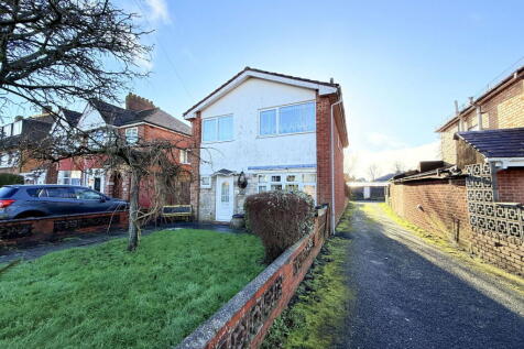 Newborough Road, Shirley 3 bed detached house for sale