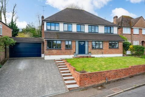 Hillside Gardens, Berkhamsted 4 bed detached house for sale