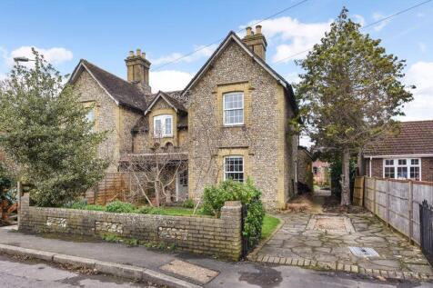 4 bedroom semi-detached house for sale