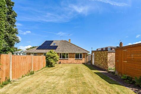 2 bedroom semi-detached house for sale