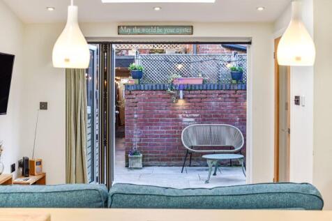 1 bedroom semi-detached bungalow for sale