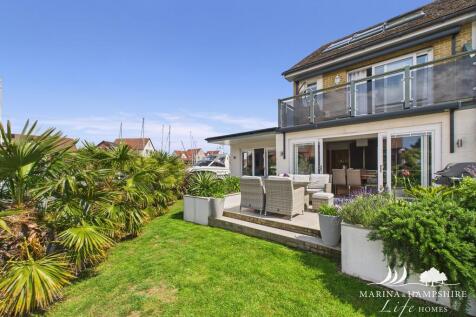 Bryher Island, Portsmouth PO6 4 bed townhouse for sale