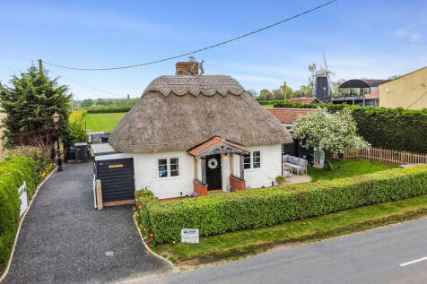 Thurston Road, Bury St. Edmunds IP31 4 bed detached bungalow for sale