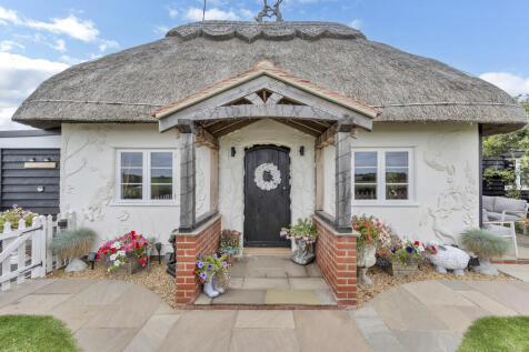 Thurston Road, Bury St. Edmunds IP31 4 bed detached bungalow for sale